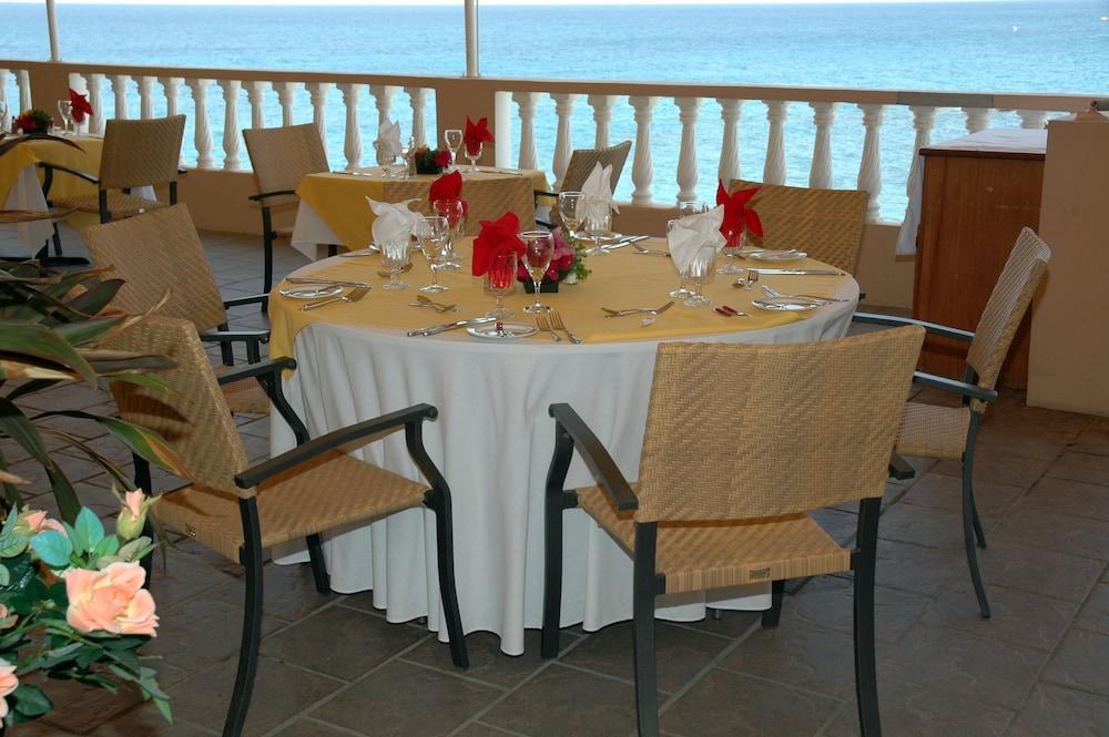 Bird Rock Beach Hotel Basseterre Eksteriør billede