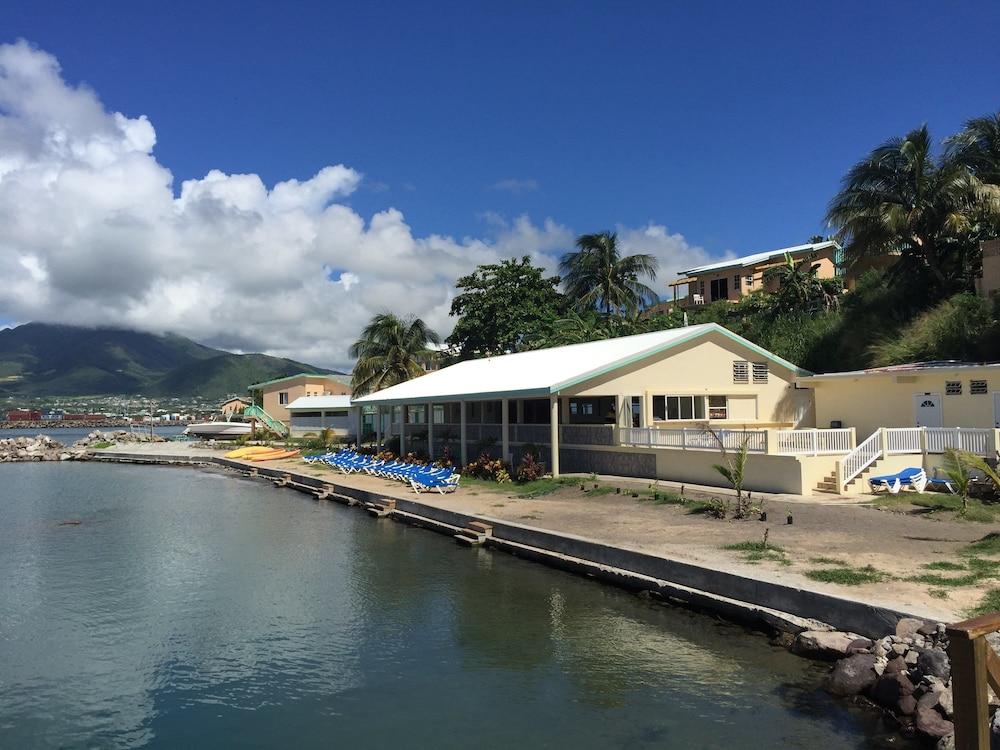 Bird Rock Beach Hotel Basseterre Eksteriør billede